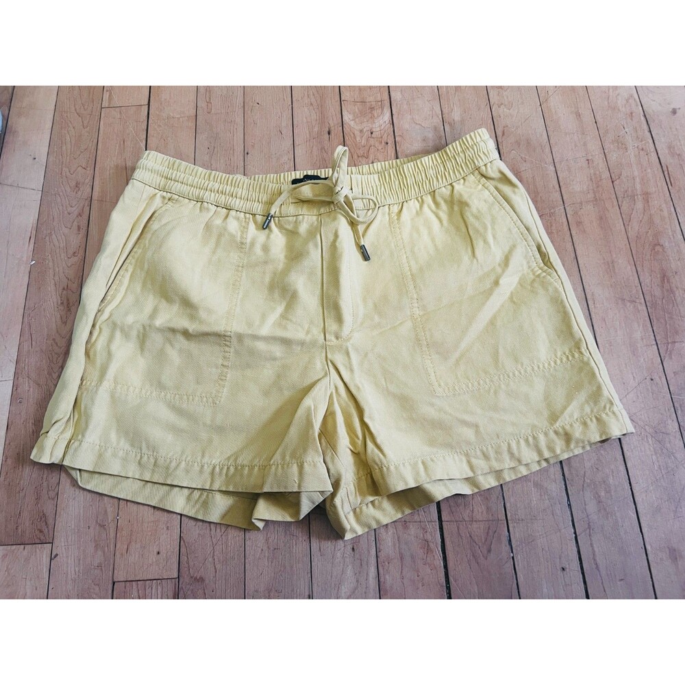 BANANA REPUBLIC SHORTS SIZE Medium